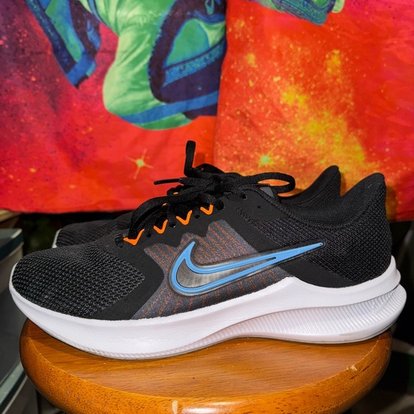 Nike Men’s Black and Blue Athletic Shoes - Picture 2 of 5
